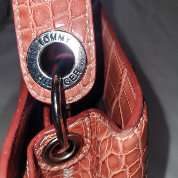 Tommy Hilfiger purse - Picture 2 of 9